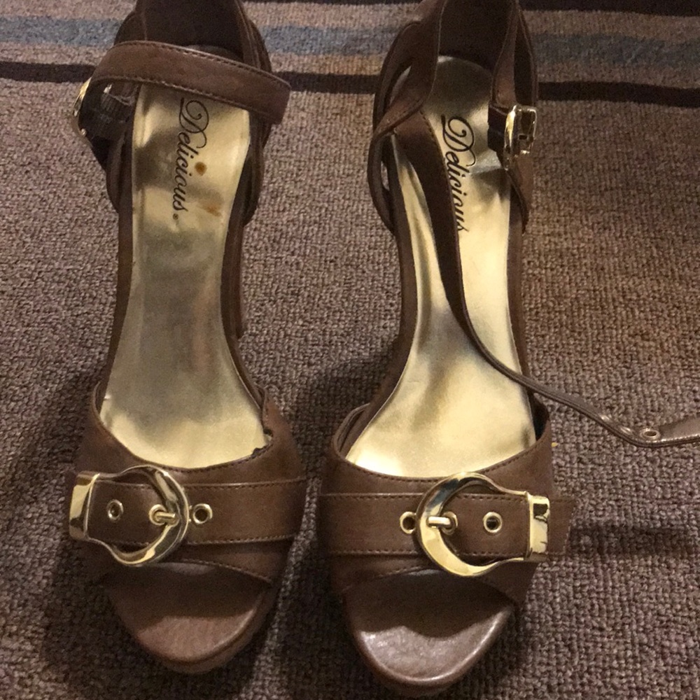 A very stylish high heel sandal
